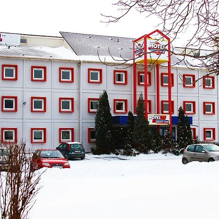 Drive Inn Hotel Törökbálint Exteriör bild
