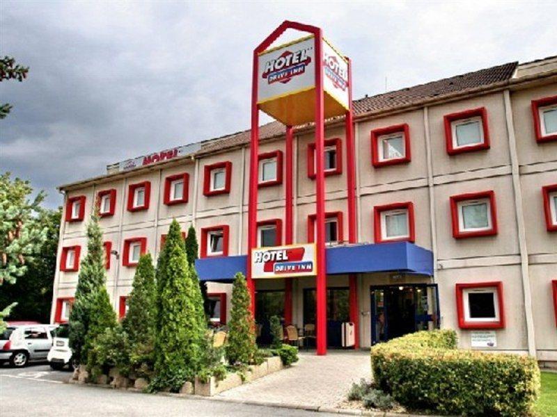 Drive Inn Hotel Törökbálint Exteriör bild